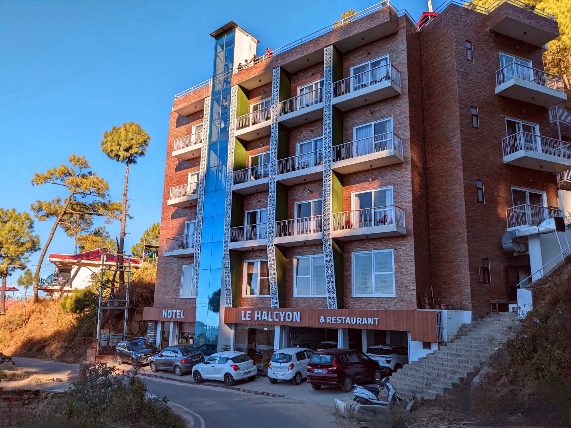 Hotel Near Mohan Shakti Heritage Park, Shimla